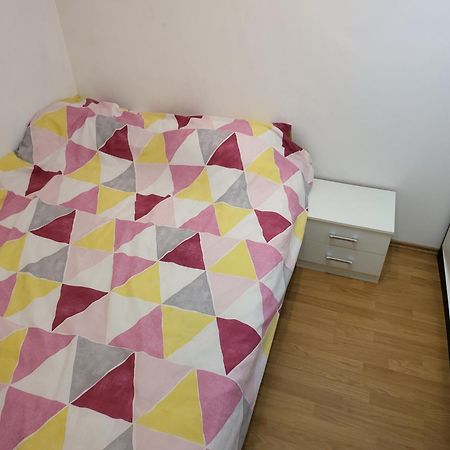 Stan Na Dan Prnjavor, Gajba U Centru Daire Dış mekan fotoğraf