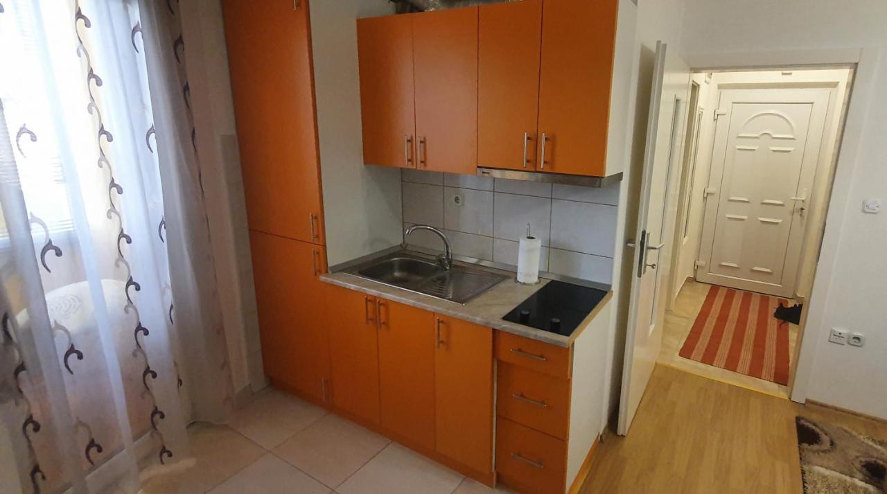 Stan Na Dan Prnjavor, Gajba U Centru Daire Dış mekan fotoğraf